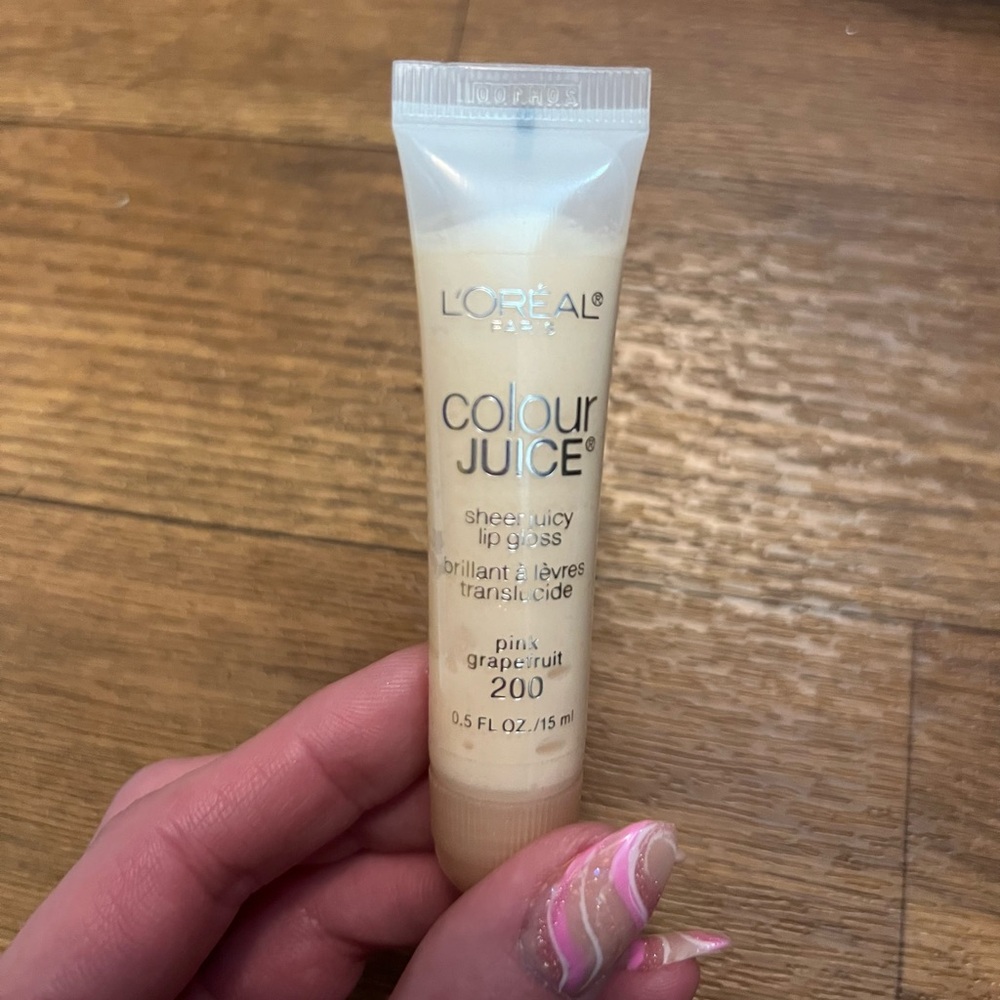 L’Oreal lipgloss brand new